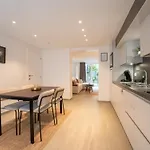 Appartamento George With Terrace By Interhome