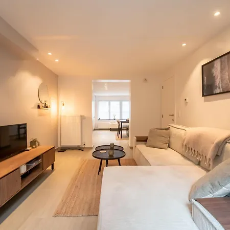 Appartamento George With Terrace By Interhome