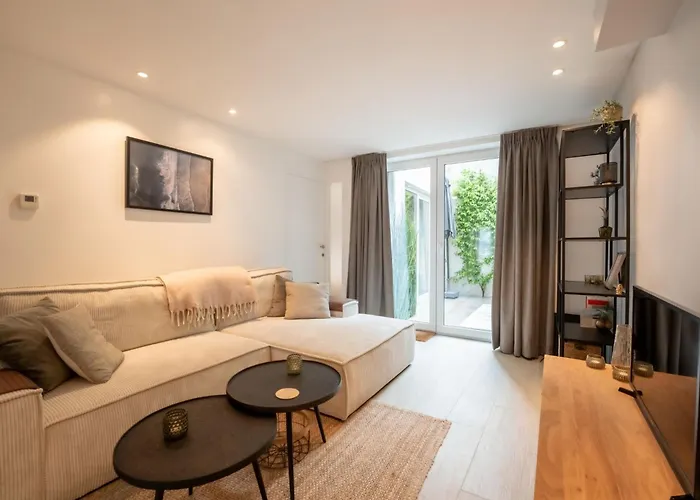 George With Terrace By Interhome 奥斯滕德