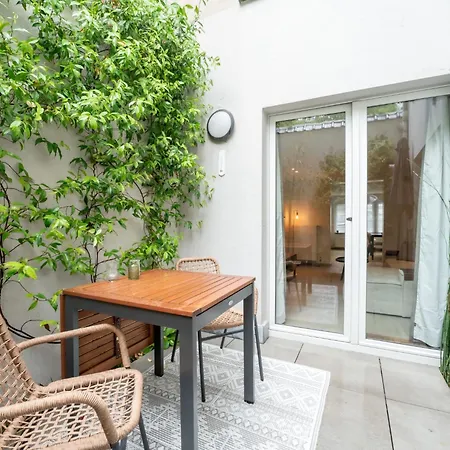 Lägenhet George With Terrace By Interhome *