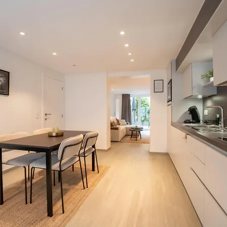 Lägenhet George With Terrace By Interhome